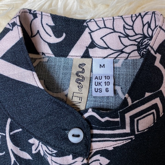 •lenni the label• white dahlia {bell sleeved} cropped blouse - Picture 6 of 9